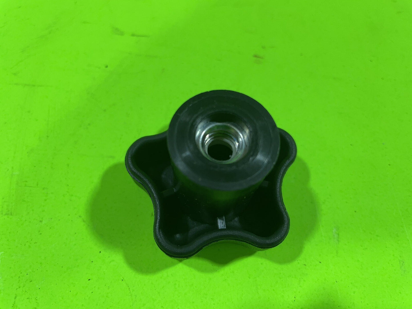 Genuine OEM Husqvarna 539105169 Knob iZ25 iZ4217 iZ4817 Grizzly 60 Grizzly ZTR725