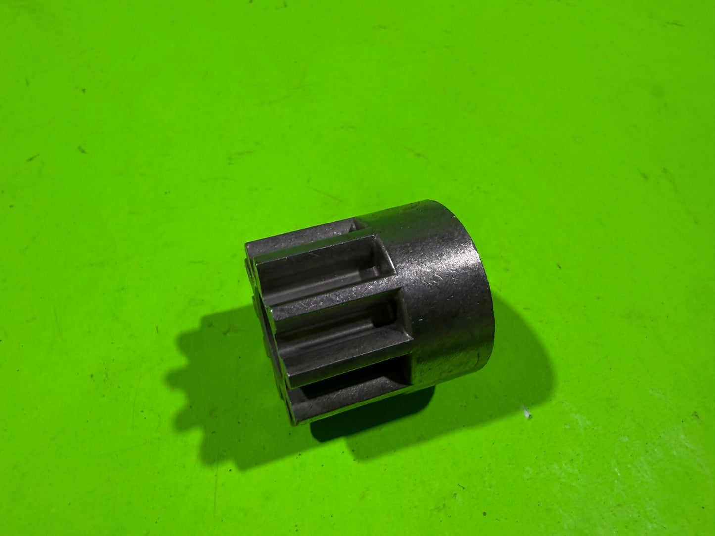 Genuine OEM Husqvarna 516921600 Left Pinion Royal Walk Behind Mowers5