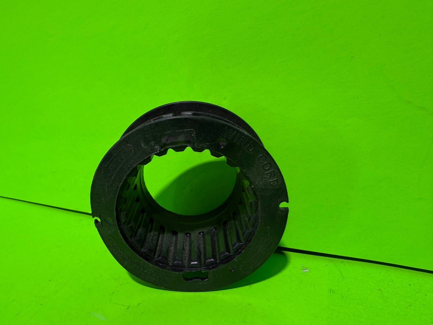 New Genuine OEM Husqvarna 537338601 Spool Poulan5