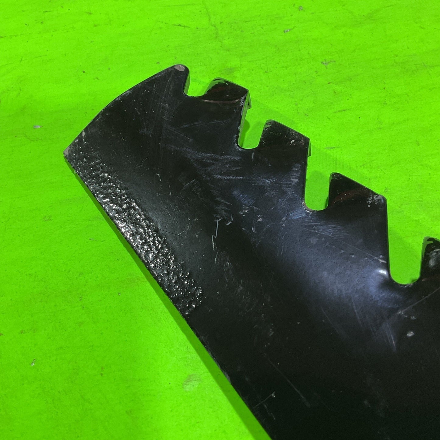 Single Genuine OEM Husqvarna Dixon 539119863 Gator Blade For 50" Cut 139525