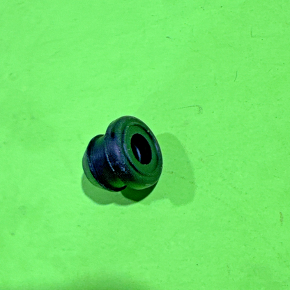 Genuine Husqvarna 580457501 Fuel Tank Grommet 55 570 576 Chainsaws 5037358013