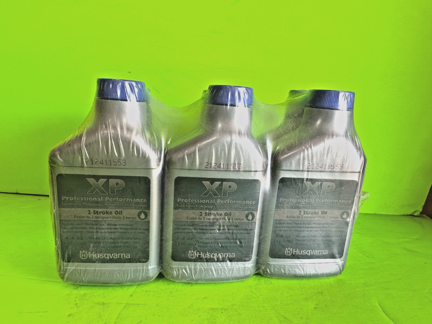 Husqvarna XP 2-Cycle Oil – 6-Pack OEM 6.4 oz Bottles (Part #212411553)0
