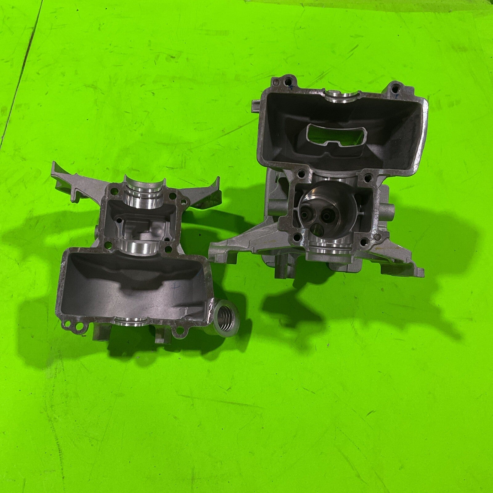 Genuine OEM Husqvarna 531008721 Trimmer 224L Shortblock Crankcase/Cylinder0