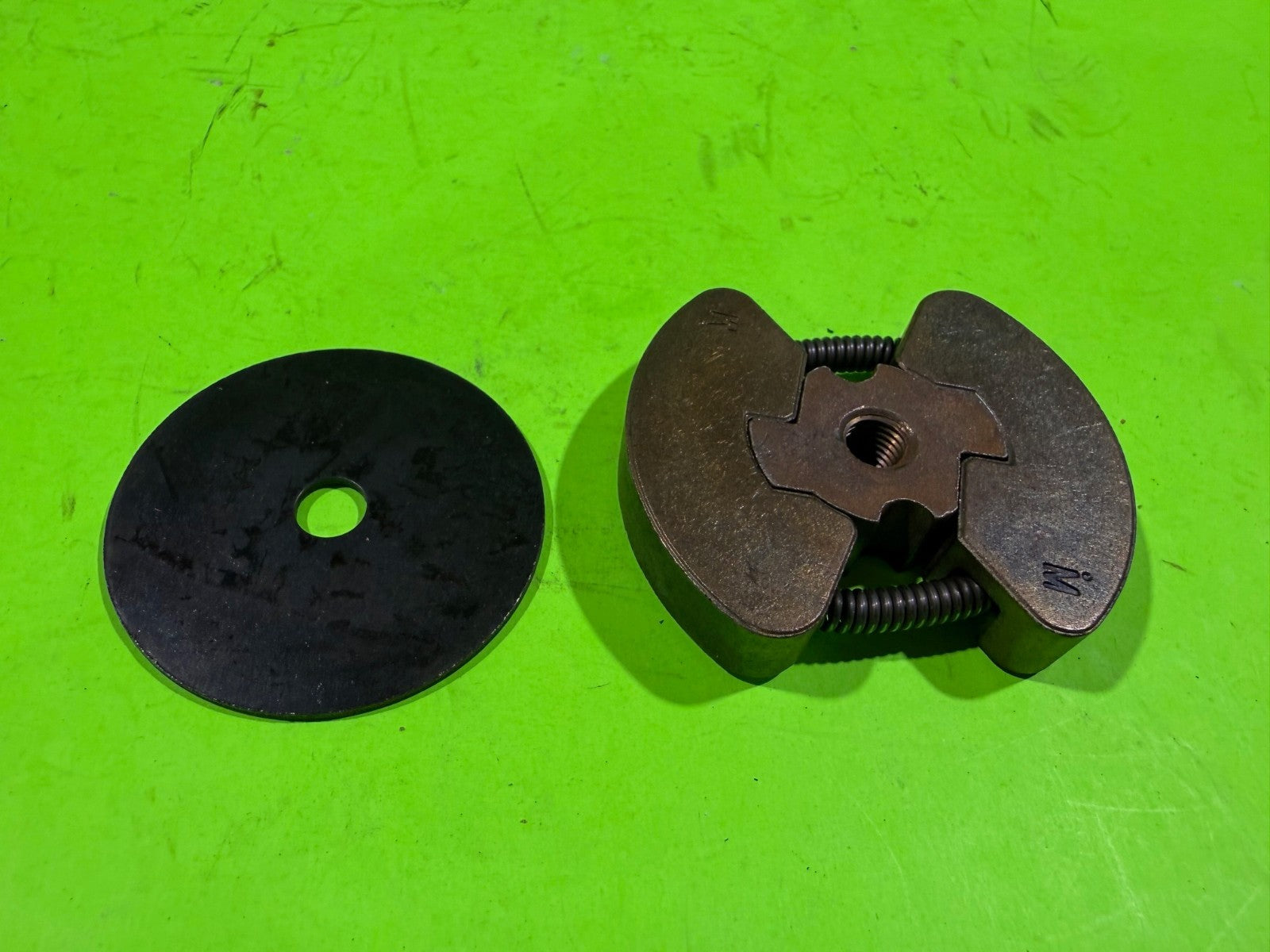 NEW Genuine OEM Husqvarna Poulan 530069193 Clutch Assembly 2100 2400 23 +1