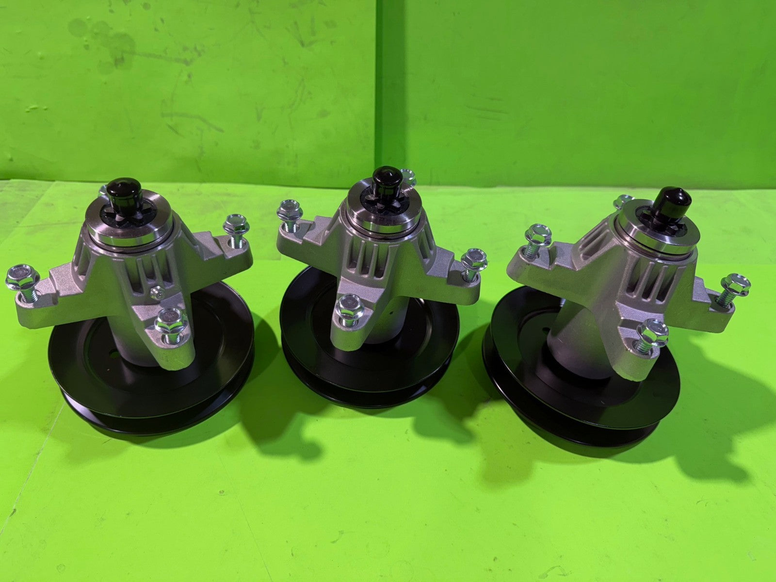 NEW Cub Cadet 3 Deck Spindles 50" Deck 918-04126 618-041250