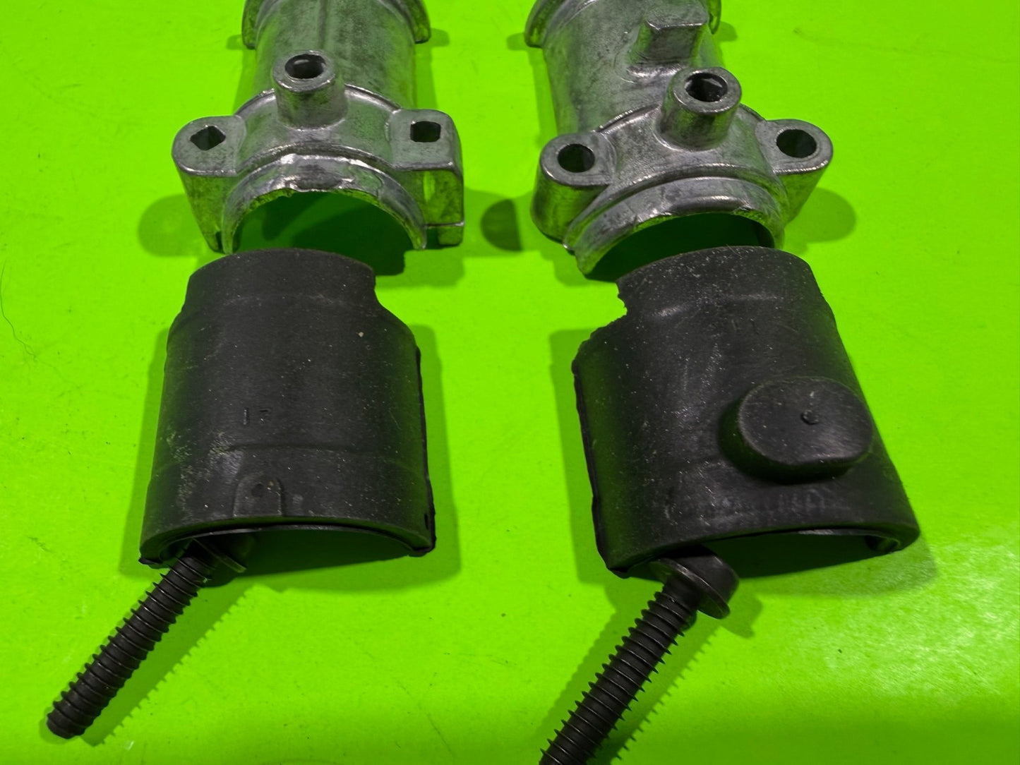 NEW Genuine OEM Husqvarna 537309601 Compression Sleeve Isolator Set 224 322 323+3