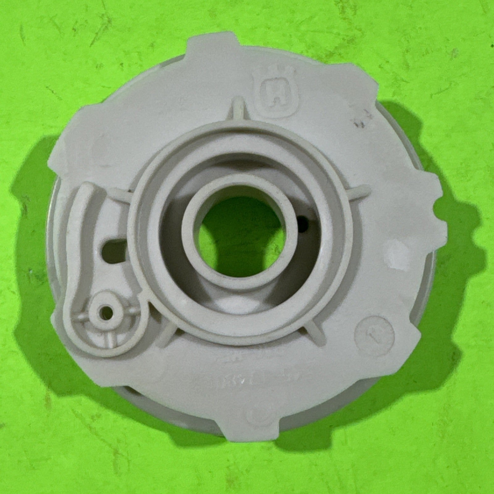 New Genuine OEM Husqvarna Starter Pulley 576744401 Poulan 5451748018