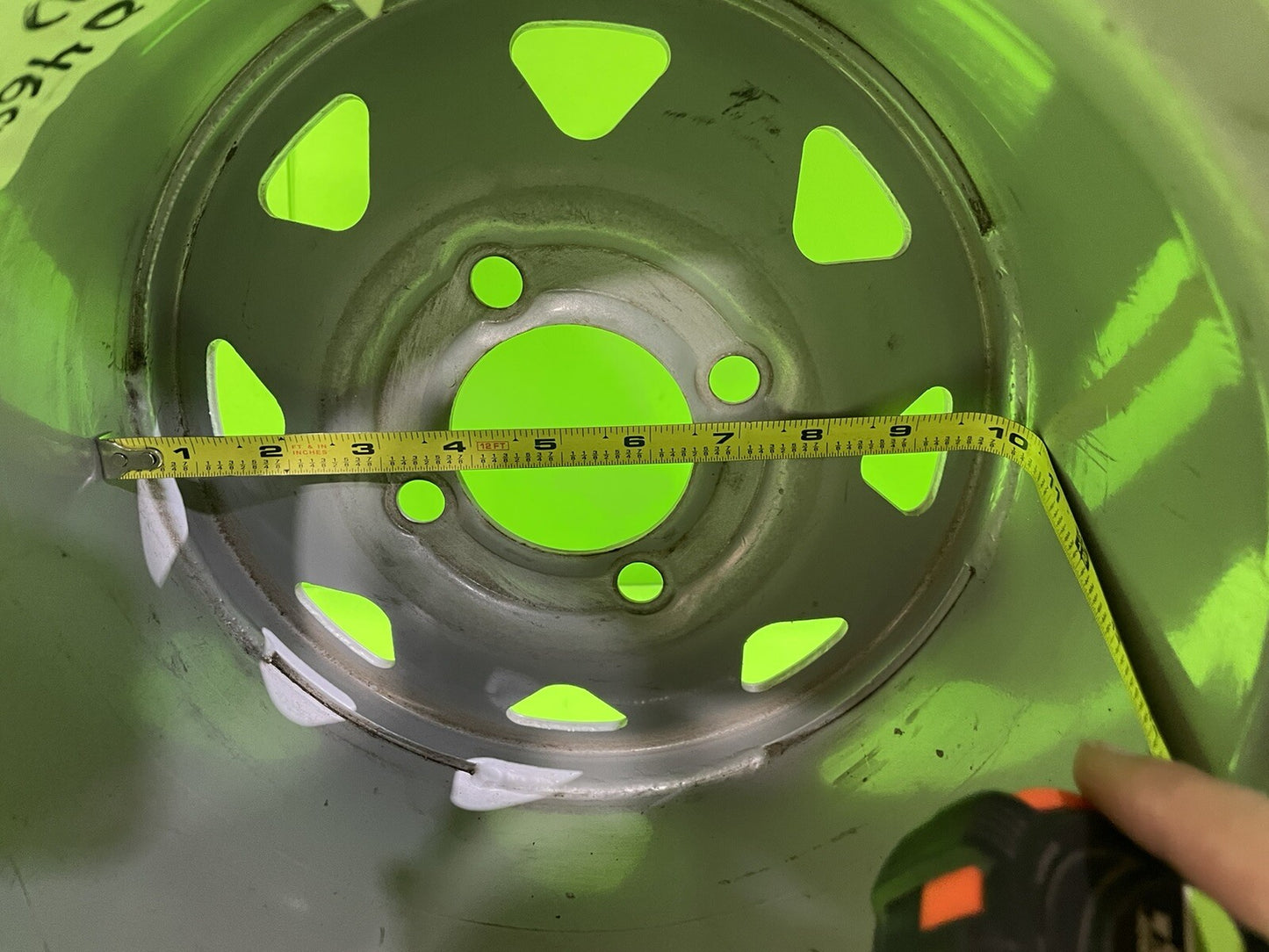 Genuine OEM Husqvarna 539104582 Wheel Assy Titan Turf Trace 23x10.50-12NHS8