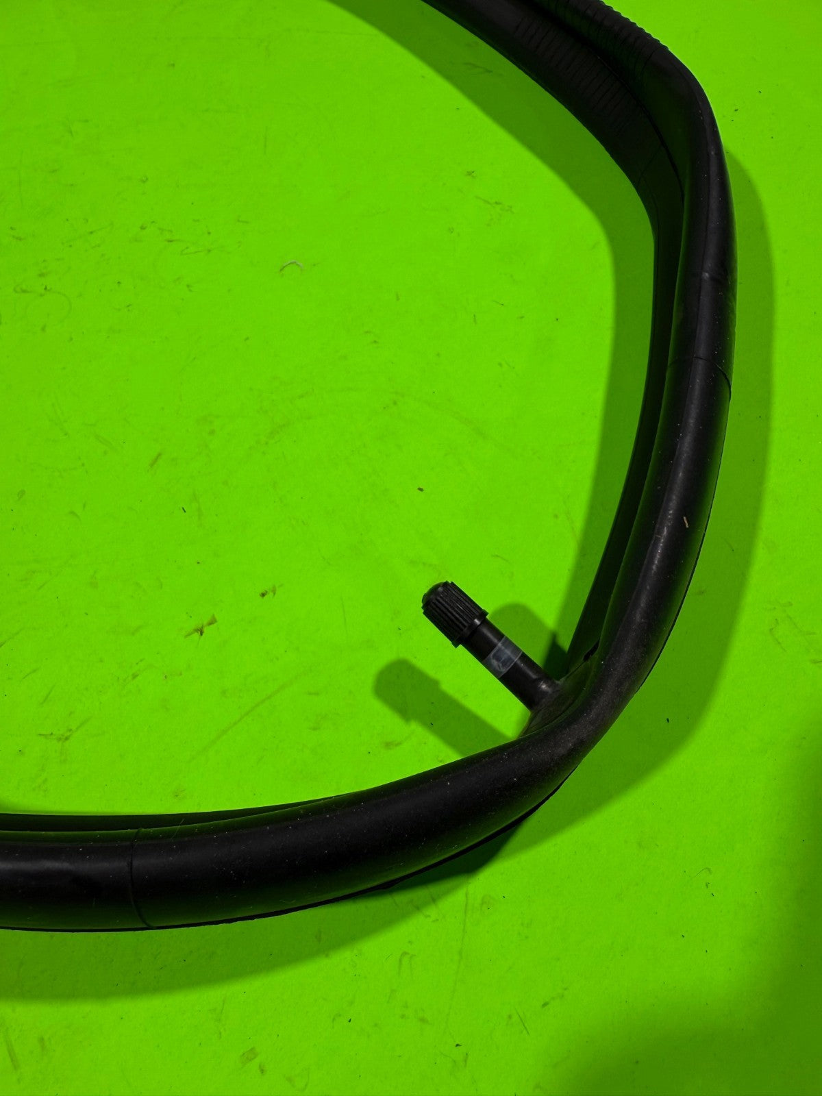 CST Butyl Tube 08-305 Straight Stem 16X1.90/2.125 SV T.P4