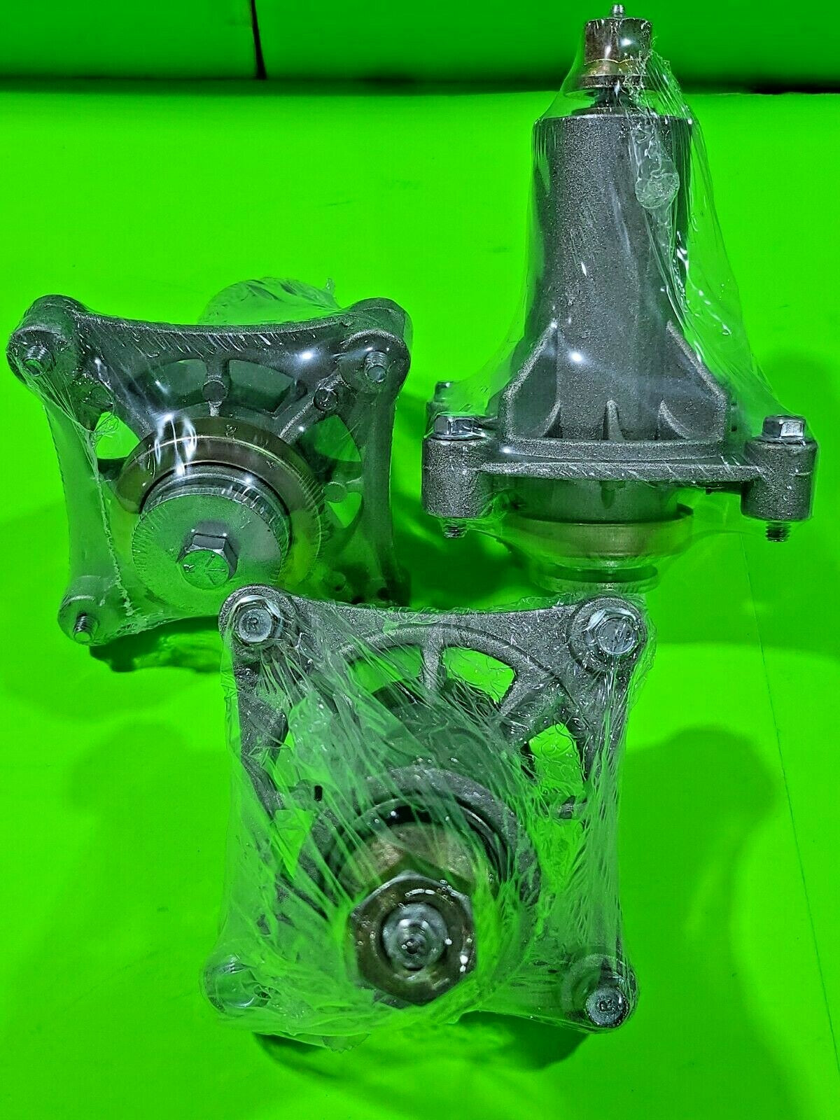 (3) NEW DECK BLADE SPINDLE ASSEMBLY FITS AYP FITS HUSQ 192870 187292 5321872920