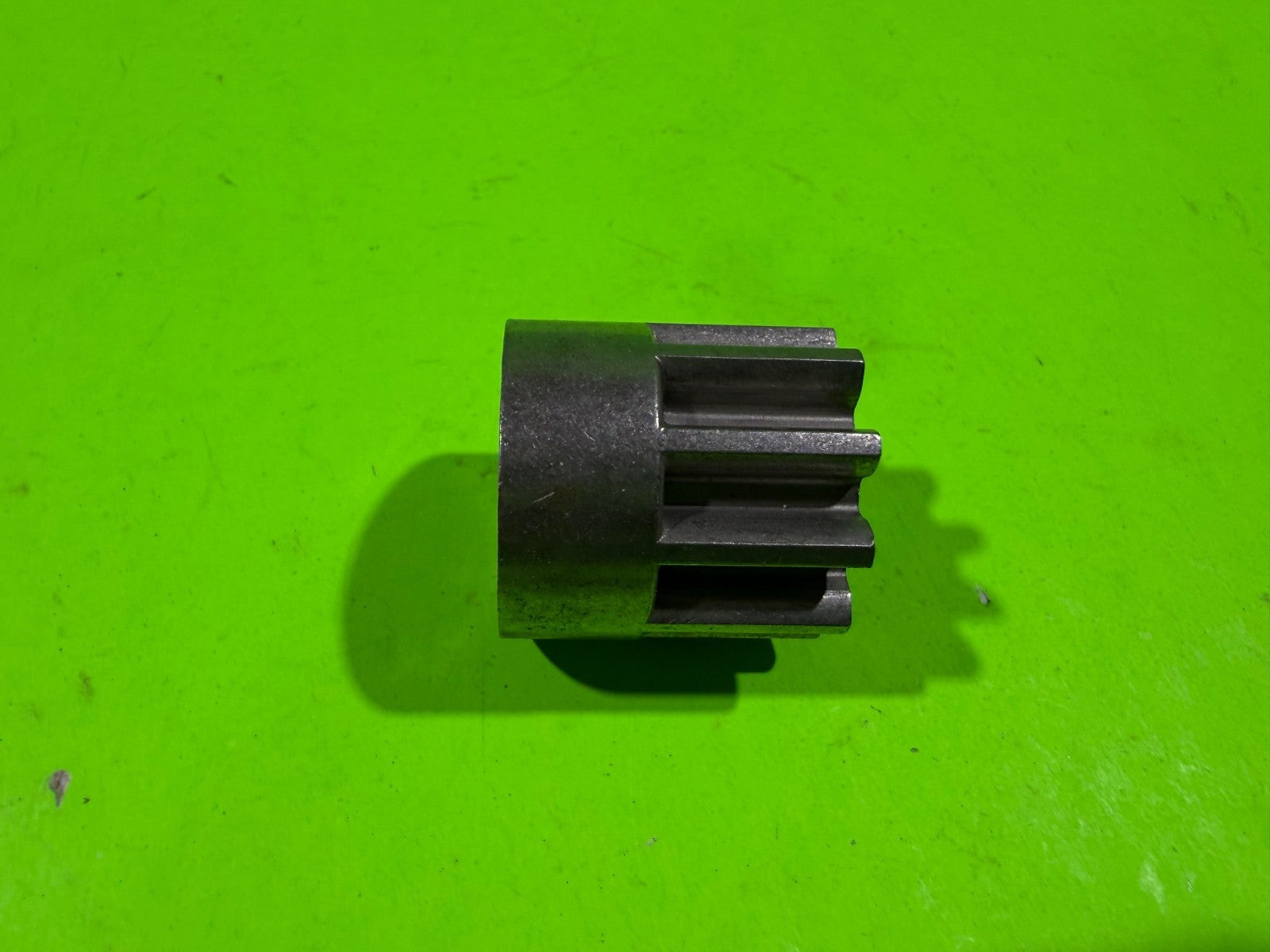 Genuine OEM Husqvarna 516921600 Left Pinion Royal Walk Behind Mowers2