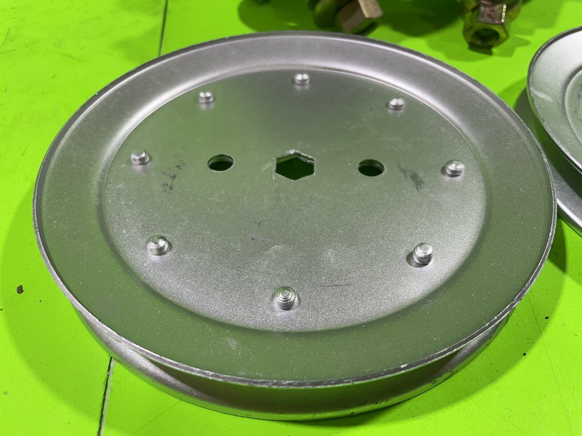 Spindle and Pulley Kit for John Deere GY20454 GX20367 E100 E100 E120 S100 X1454