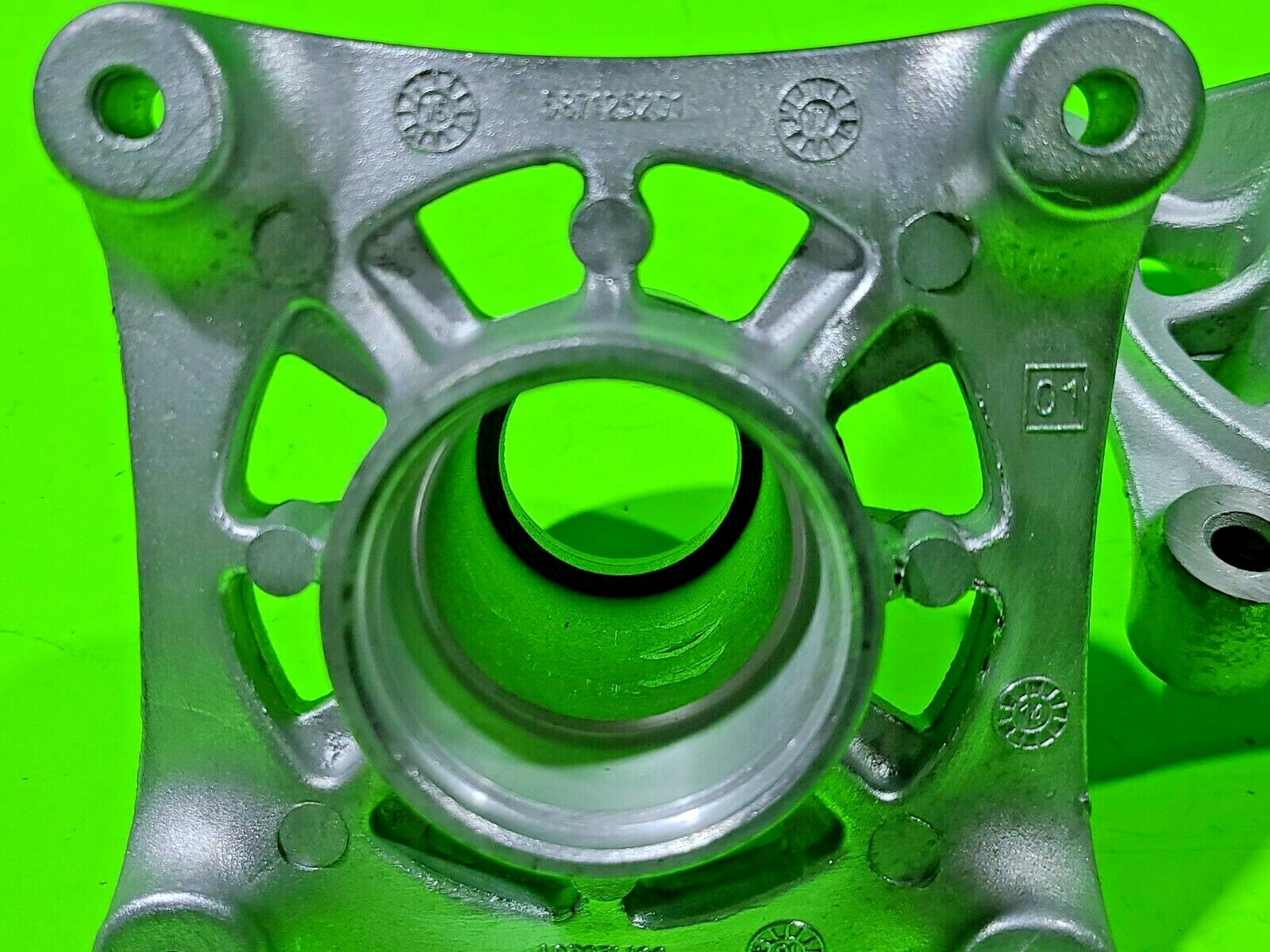 2PK Spindle Housing for AYP Husqvarna Craftsman Poulan 174358 5321743583
