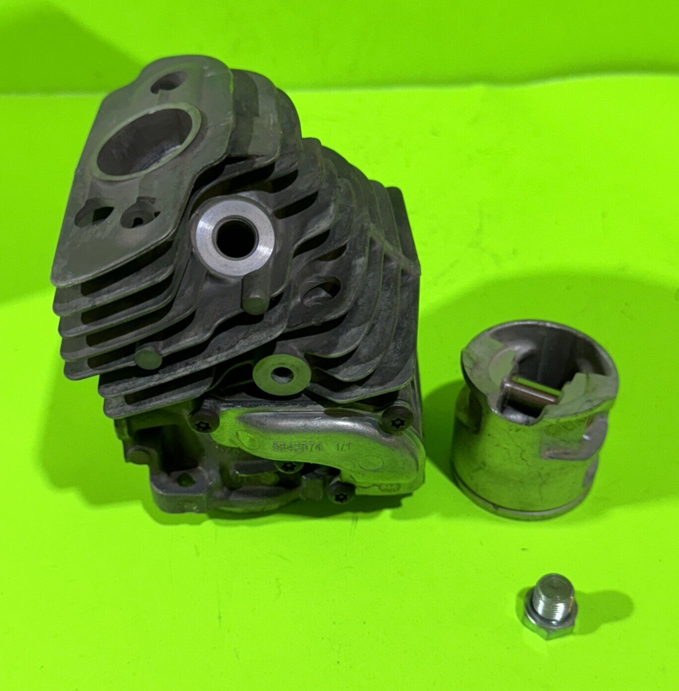 Genuine Husqvarna Cylinder Piston Assembly 577764705 5777647074