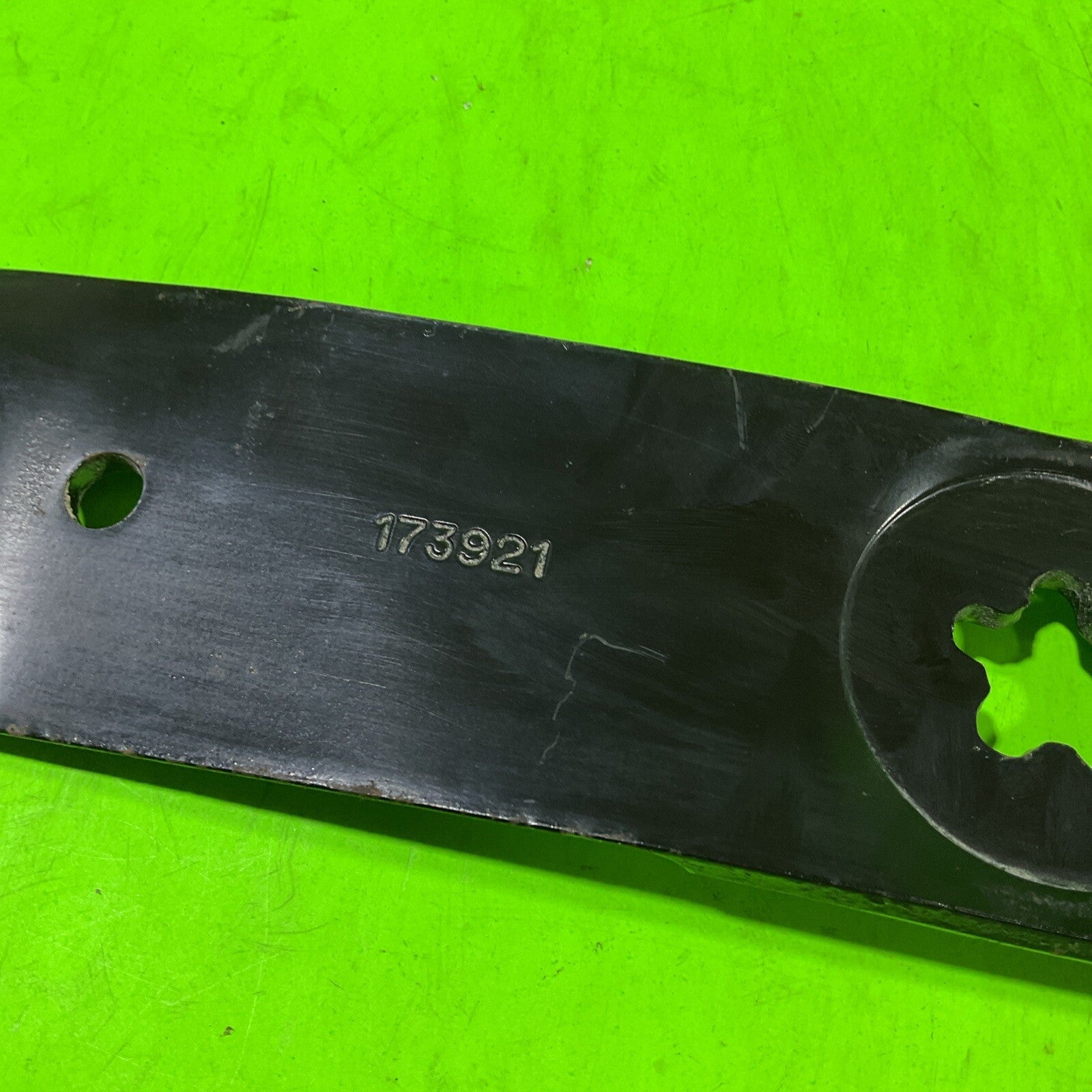 Single Genuine OEM Husqvarna 532173921 Replacement Mulching Blade For 48" Decks4