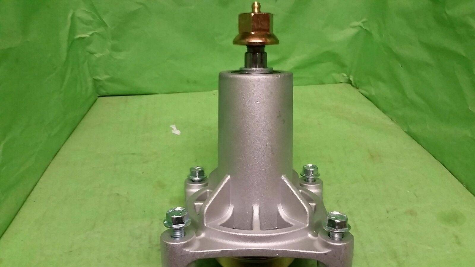 SPINDLE ASSEMBLY 48" & 54" DECKS POULAN, HUSQVARNA 532187292 5391120571