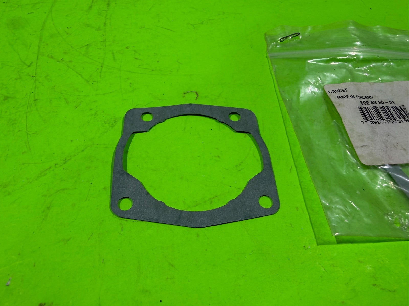 NEW 2pk Genuine OEM Husqvarna 502438001 Gasket 343 345 BC2145 CC21452