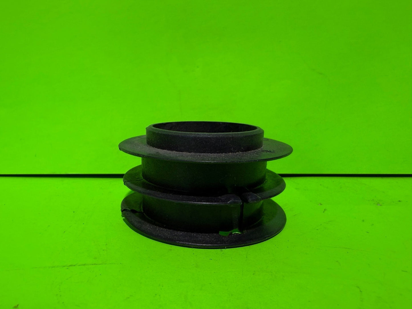 New Genuine OEM Husqvarna 537338601 Spool Poulan0