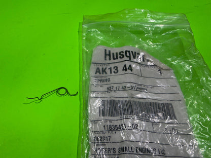 NEW Genuine OEM Husqvarna 537174201 Spring 122 124 125 128 143 150 170 ++0