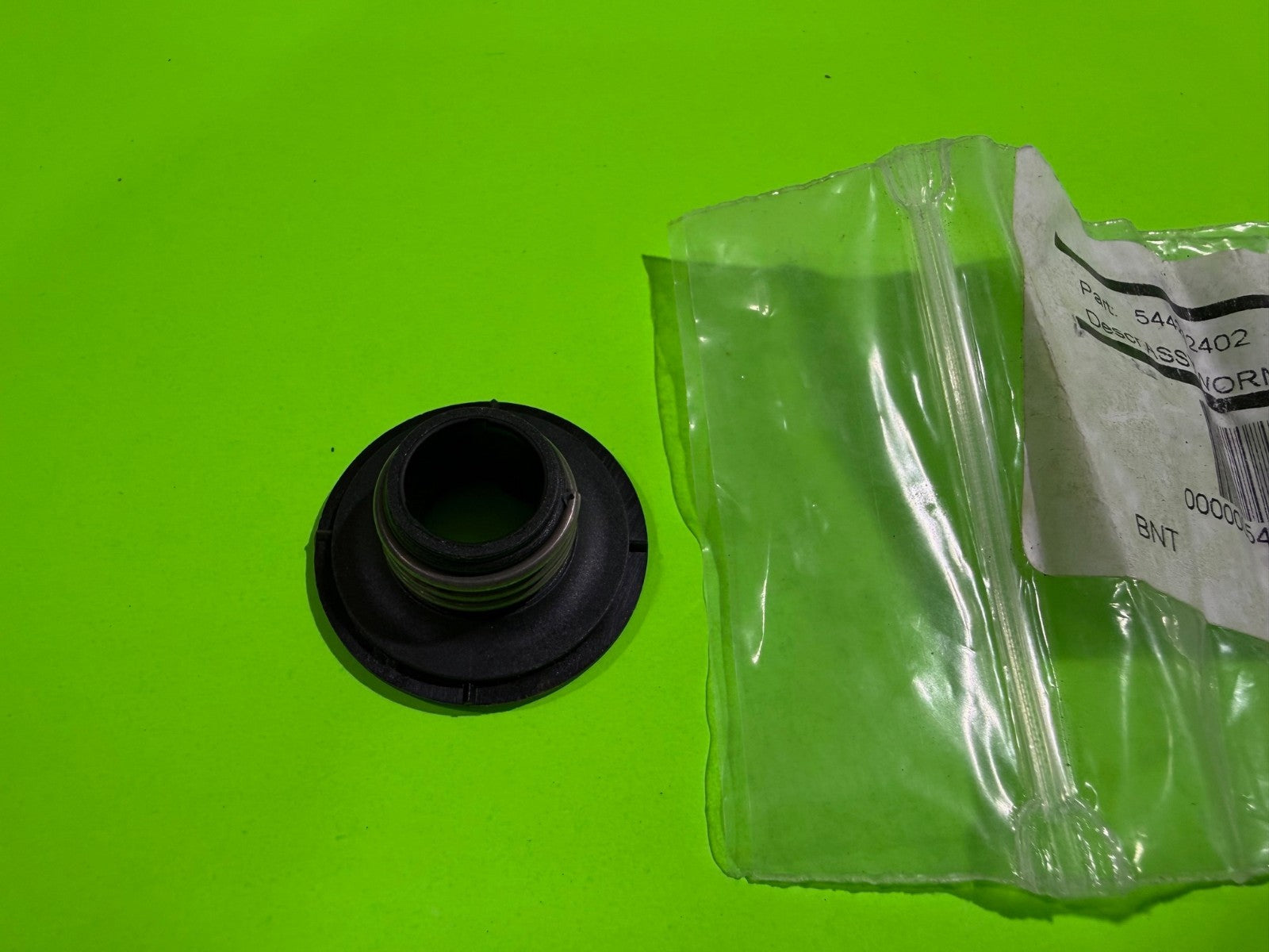 NEW Genuine OEM Husqvarna 544212402 Worm Gear Assy 135 140 210 435 440 Chainsaws0