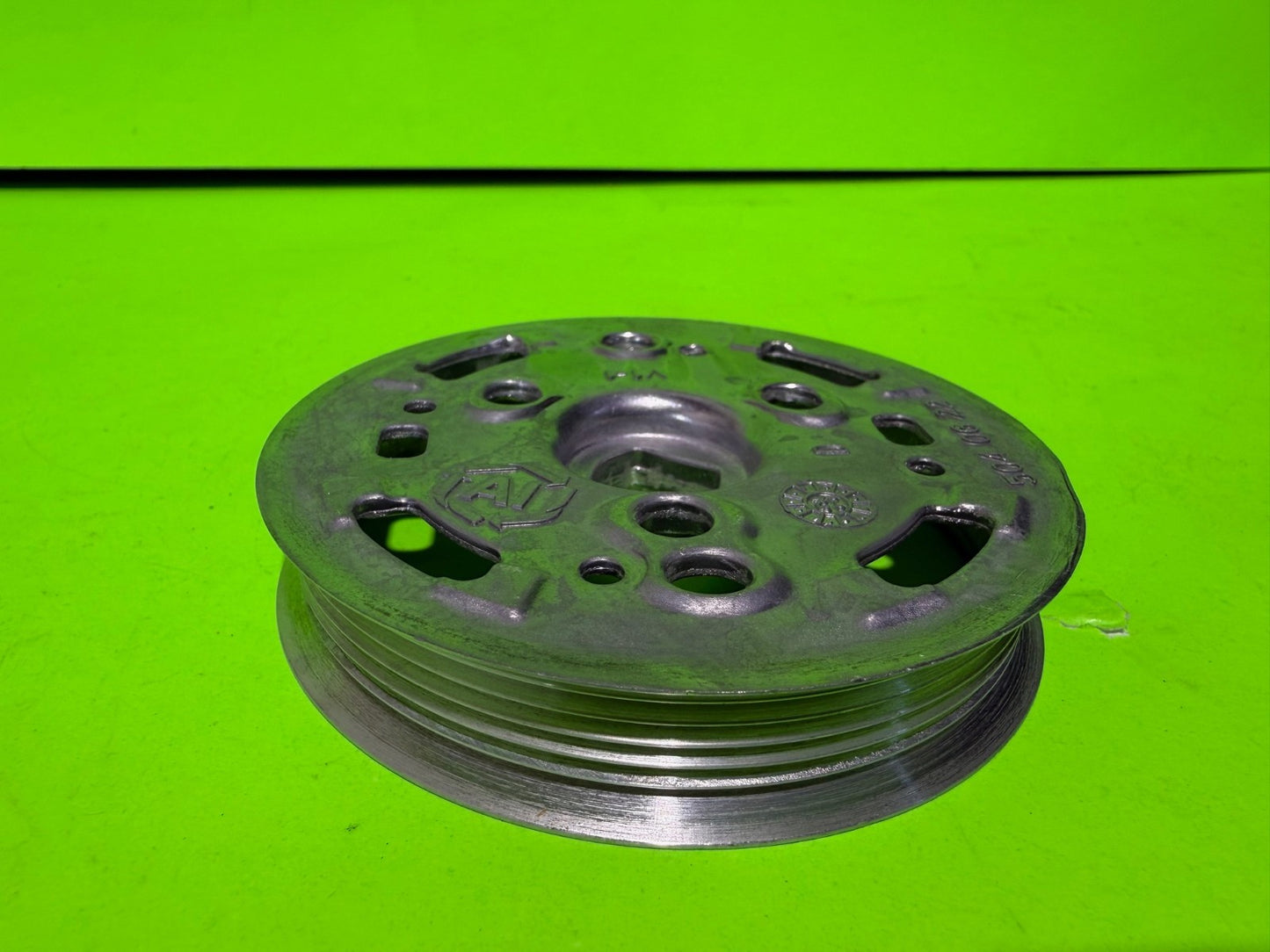 New Genuine OEM Husqvarna 504062201 Pulley K750 K760 K9605