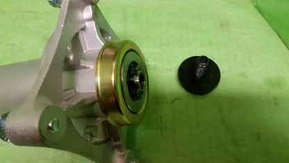 SPINDLE ASSEMBLY 48" & 54" DECKS POULAN, HUSQVARNA 532187292 5391120572