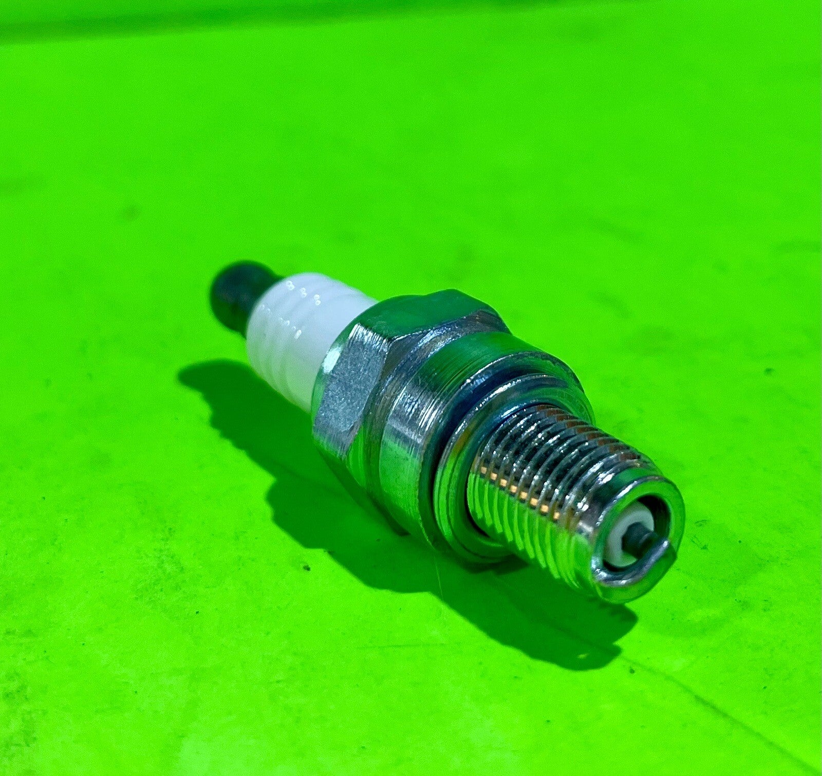 Genuine Husqvarna 590844301 Resistor HQT-8 Spark Plug fit up 324L, 524LK1