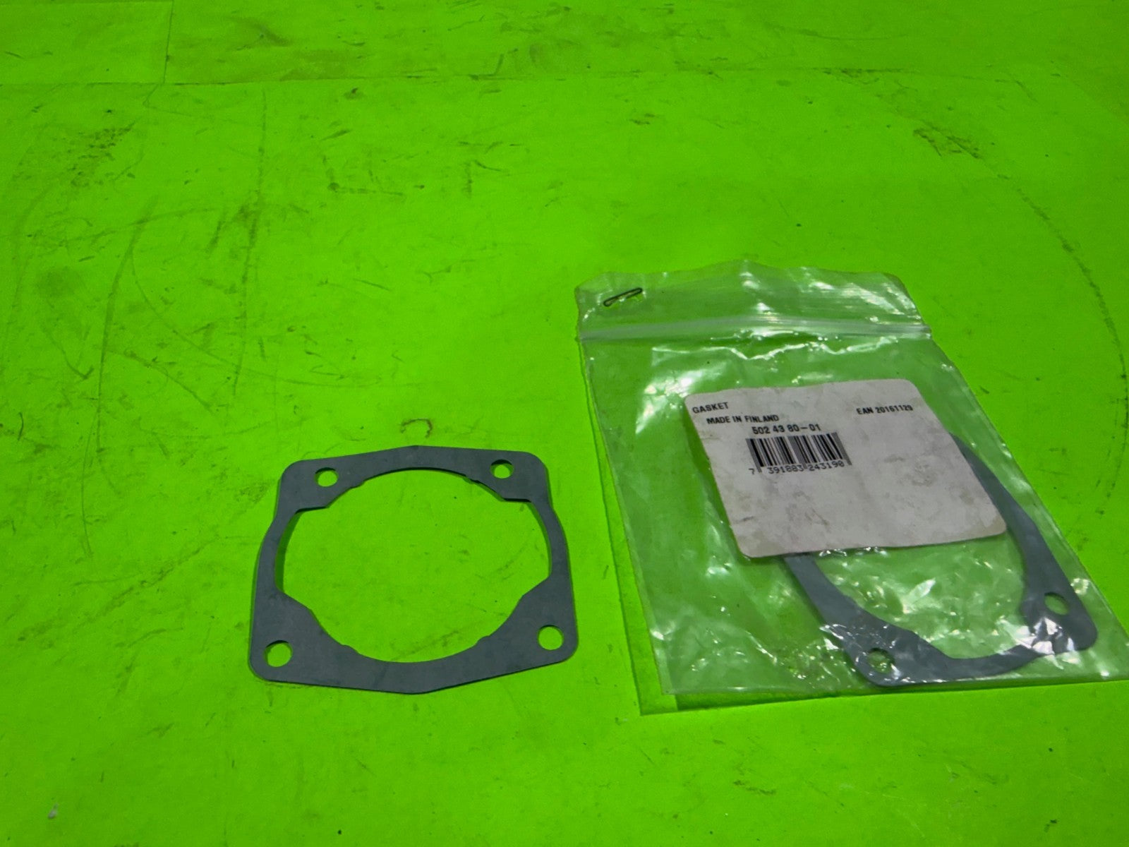 NEW 2pk Genuine OEM Husqvarna 502438001 Gasket 343 345 BC2145 CC21454