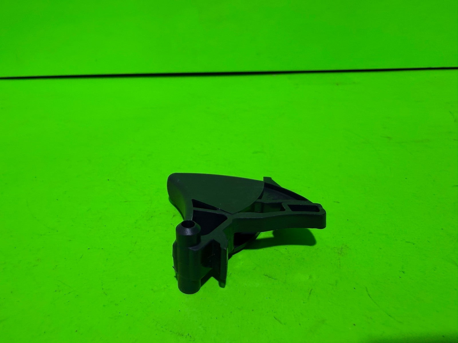 New Genuine OEM Husqvarna 537260501 Throttle Trigger3