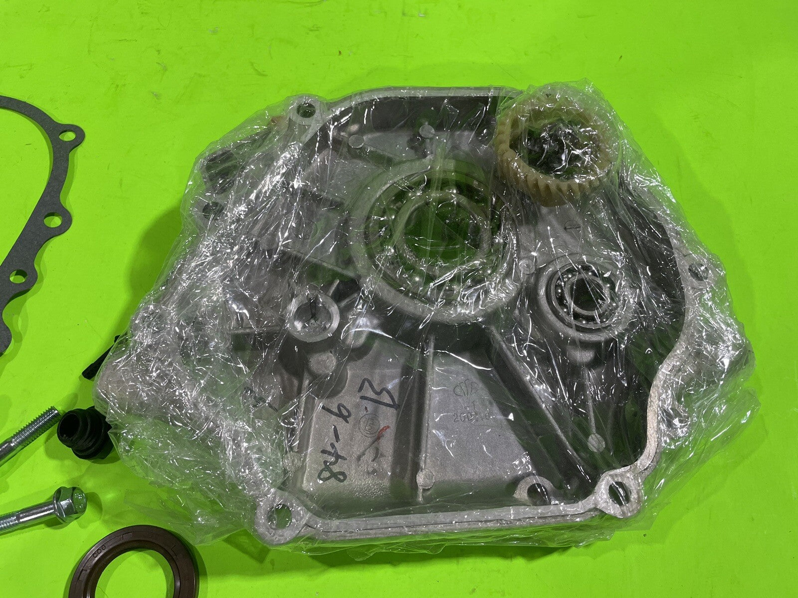 Genuine LCT Engine Cylinder Cover 414365015