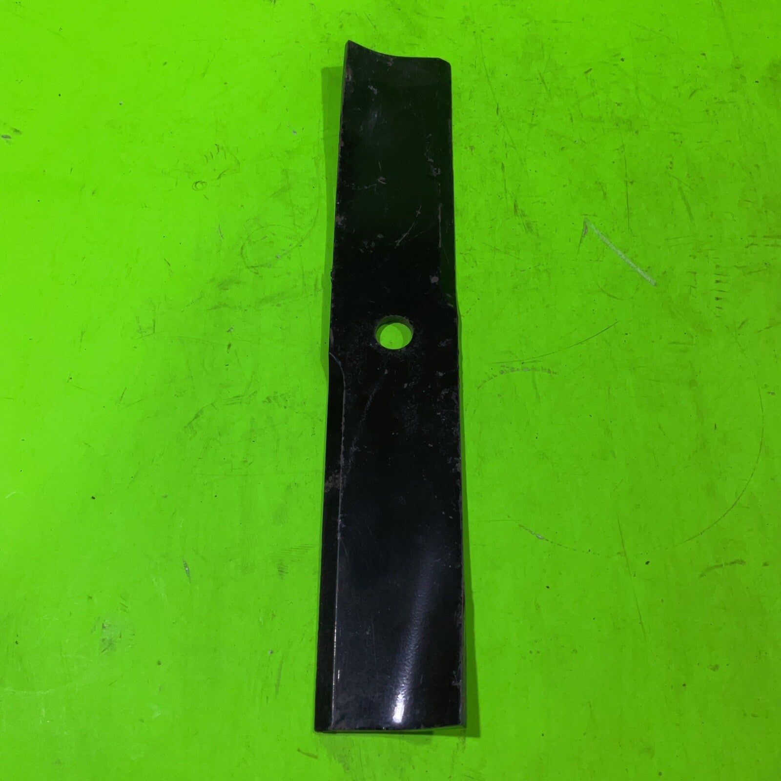 Single Mower Blade for 42'' Deck 119855 Replaces 038-04221-00 02961600 63227-N0