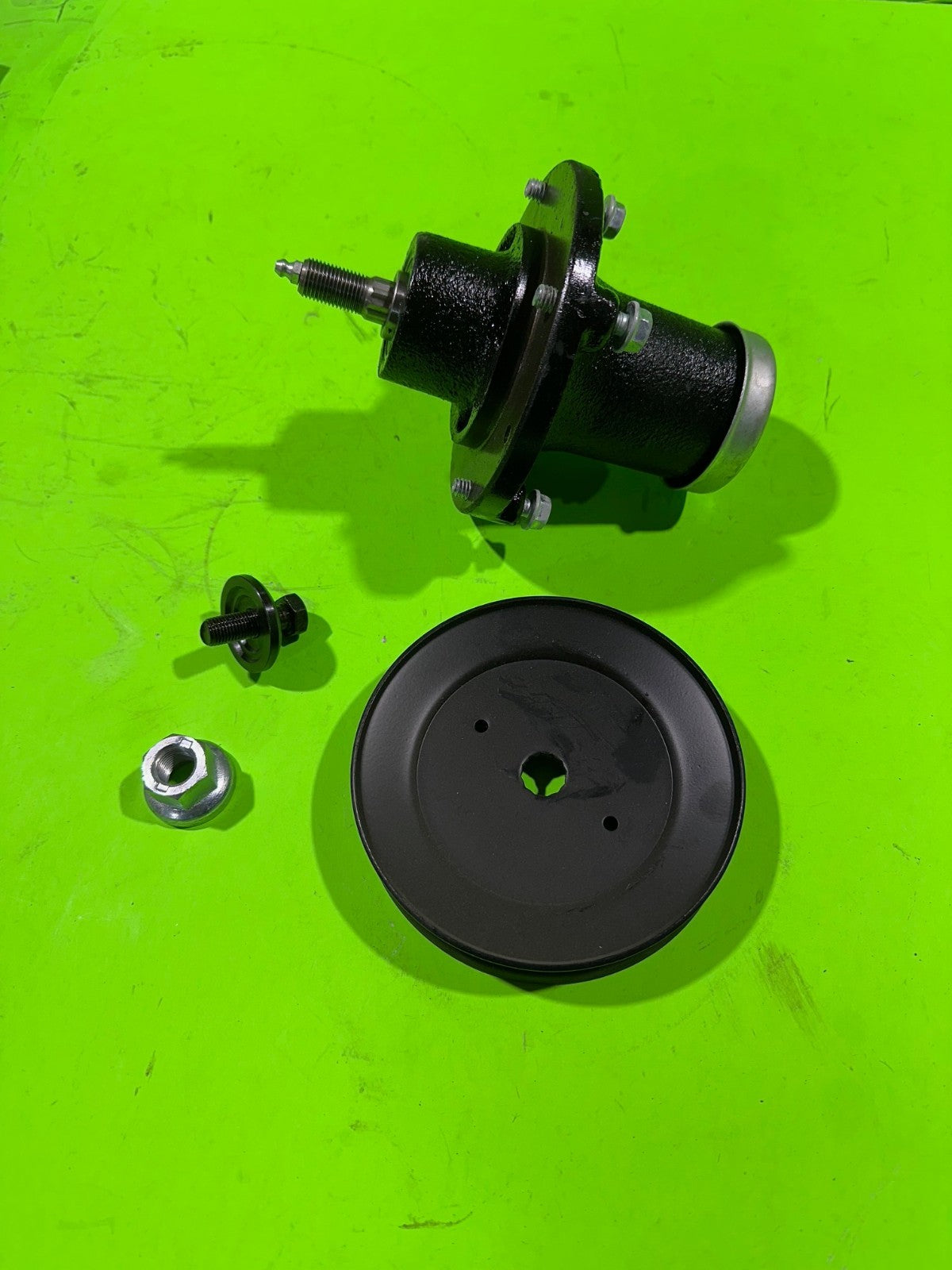 NEW Heavy Duty Spindle and Pulley for Husqvarna EZ 4824 RZ 4824F 48 Inch Deck0