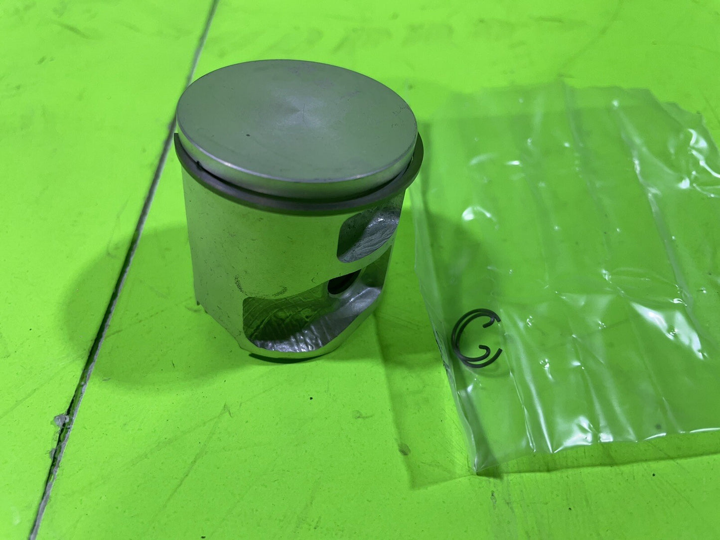 Genuine OEM Husqvarna 577047006 Piston Assembly 545 550XP XPG Jonsered CS22524