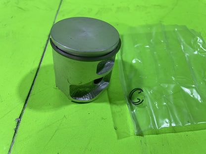 Genuine OEM Husqvarna 577047006 Piston Assembly 545 550XP XPG Jonsered CS22524