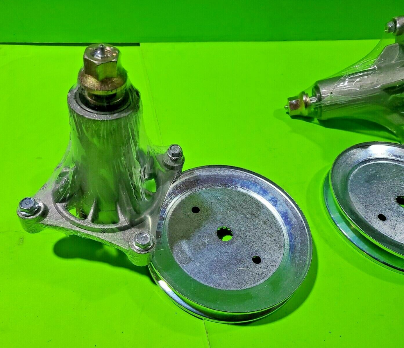 (2) Spindle Assembly 187292 w/ Pulley 153535 - 42" 48" Deck Husqvarna 532,1928701