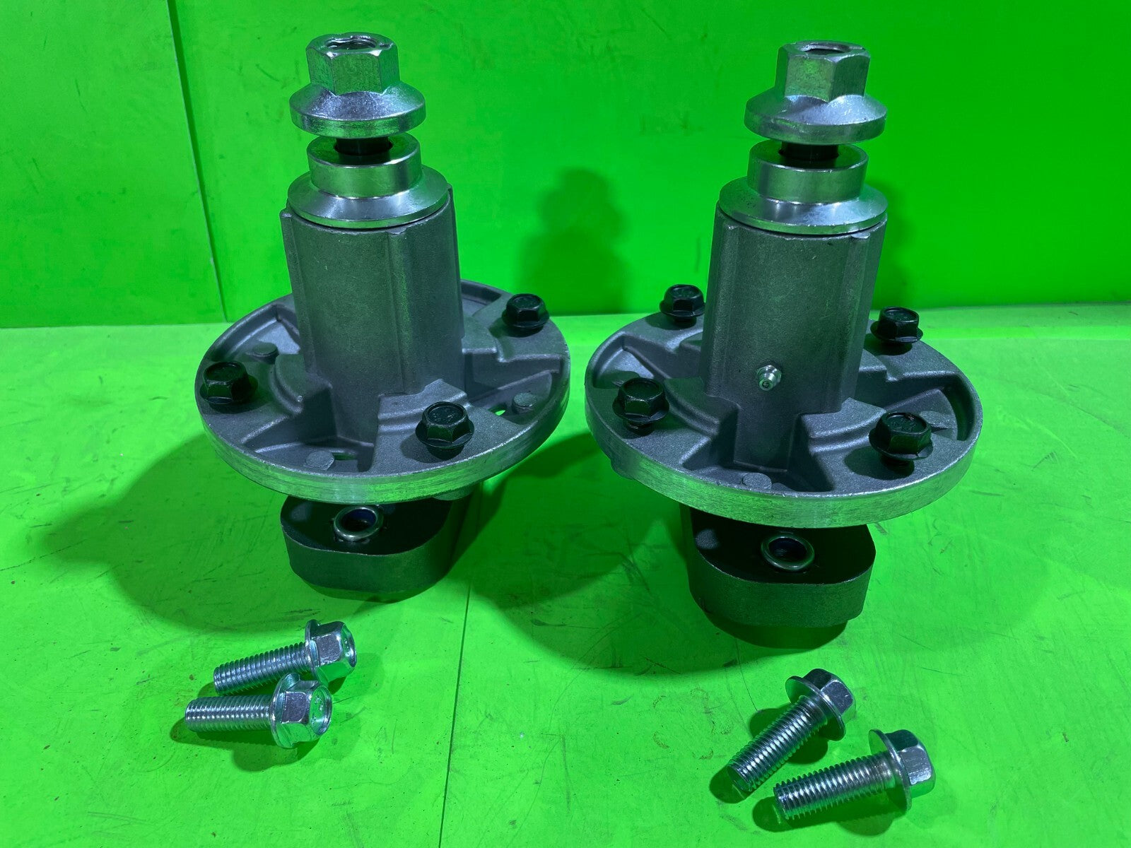 NEW for John Deere L105 42" Deck Spindle Assembly Set of 2 GY20050 GY207851