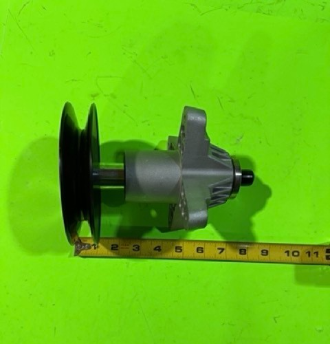 NEW Spindle Assembly for Cub Cadet GTX-1054 – Replaces 618-04608A 918-0671B4