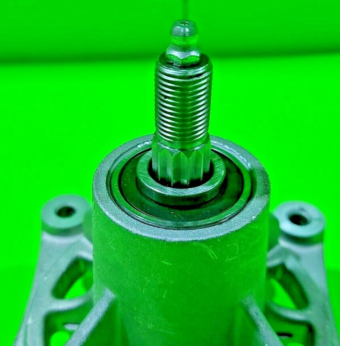 NEW Short 4 Post Spindle fits Poulan POGT20H48STA 174356 5321743561