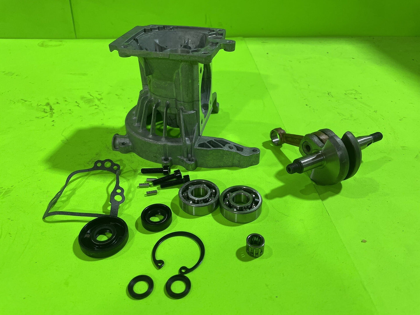 Genuine Husqvarna 575803801 Crankcase Crankshaft Kit Poulan PP130 PP30 SM30SB0
