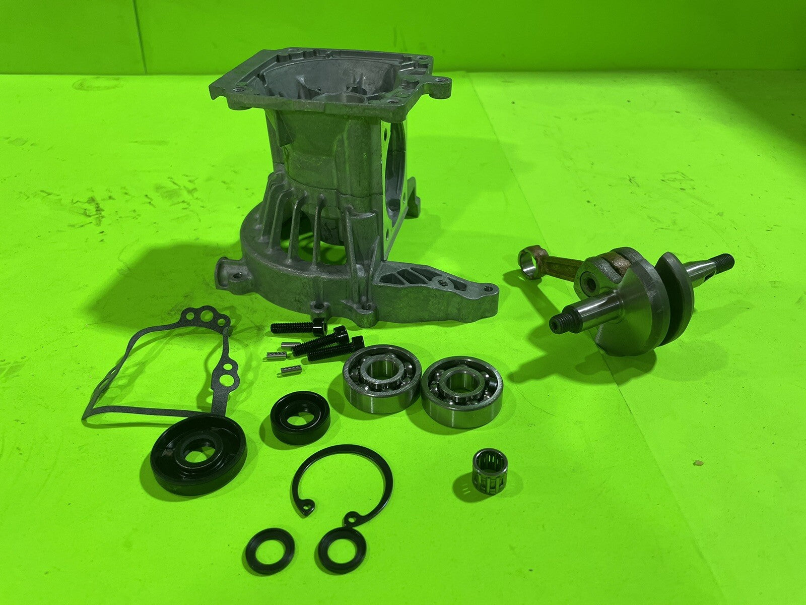 Genuine Husqvarna 575803801 Crankcase Crankshaft Kit Poulan PP130 PP30 SM30SB0