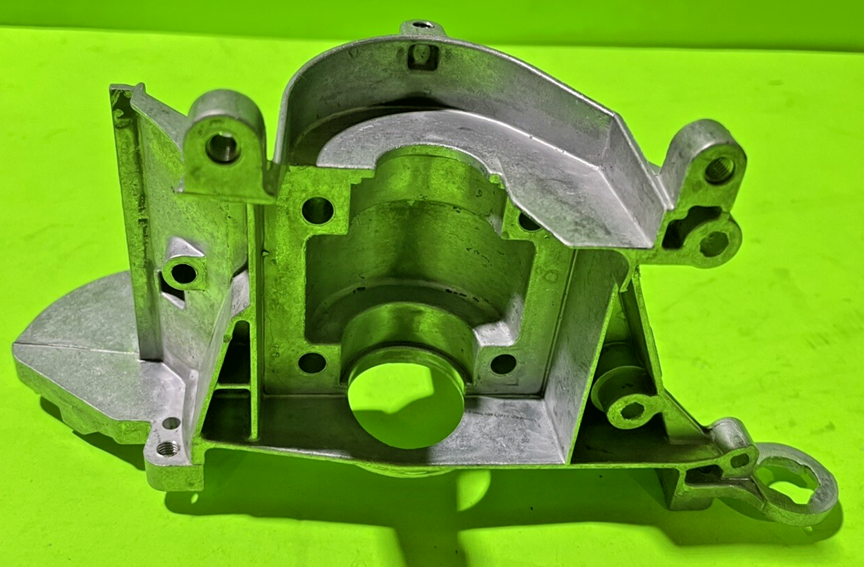 NEW Genuine Husqvarna 537112203 Crankcase fits Chainsaws & Outdoor Equipment1