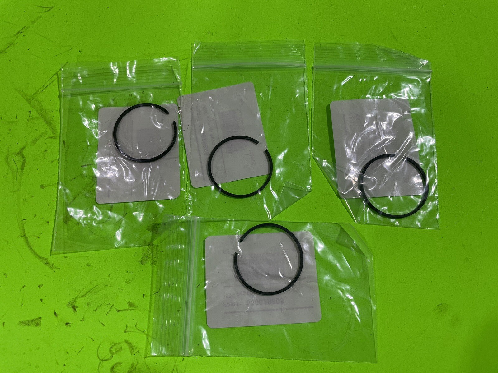 4Pk Genuine OEM Husqvarna 530029805 Piston Rings 136 137 Poulan 1950 1975 21500