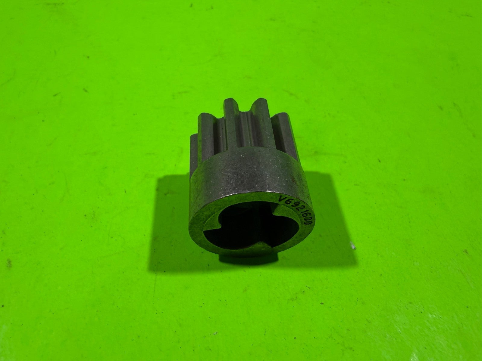 Genuine OEM Husqvarna 516921600 Left Pinion Royal Walk Behind Mowers3