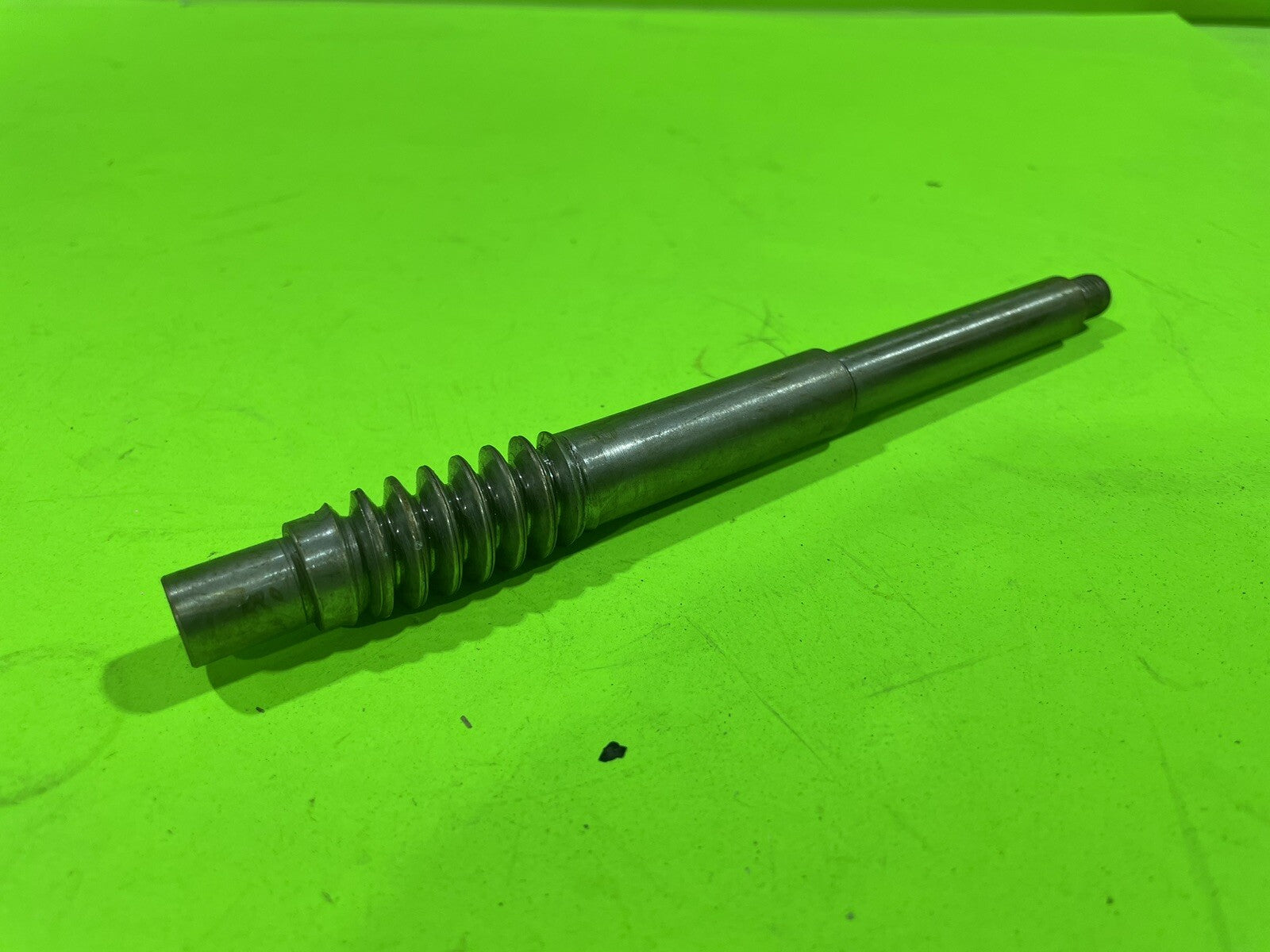 Genuine Briggs & Stratton 306790MA Worm Shaft0