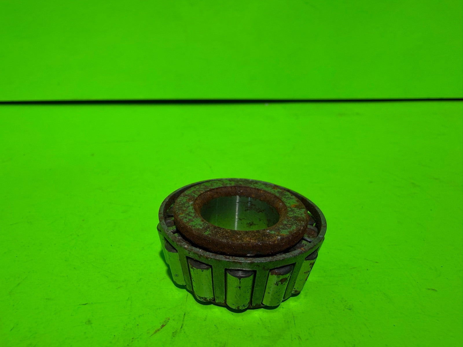Genuine OEM Husqvarna 539102543 Tapered Roller Bearing Dixon1