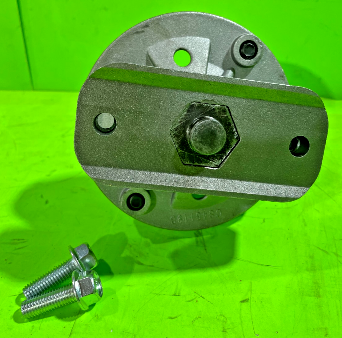 Spindle Assy John Deere L100 L105 L107 L108 L110 L111 L120 L130 w Blade Bolts2