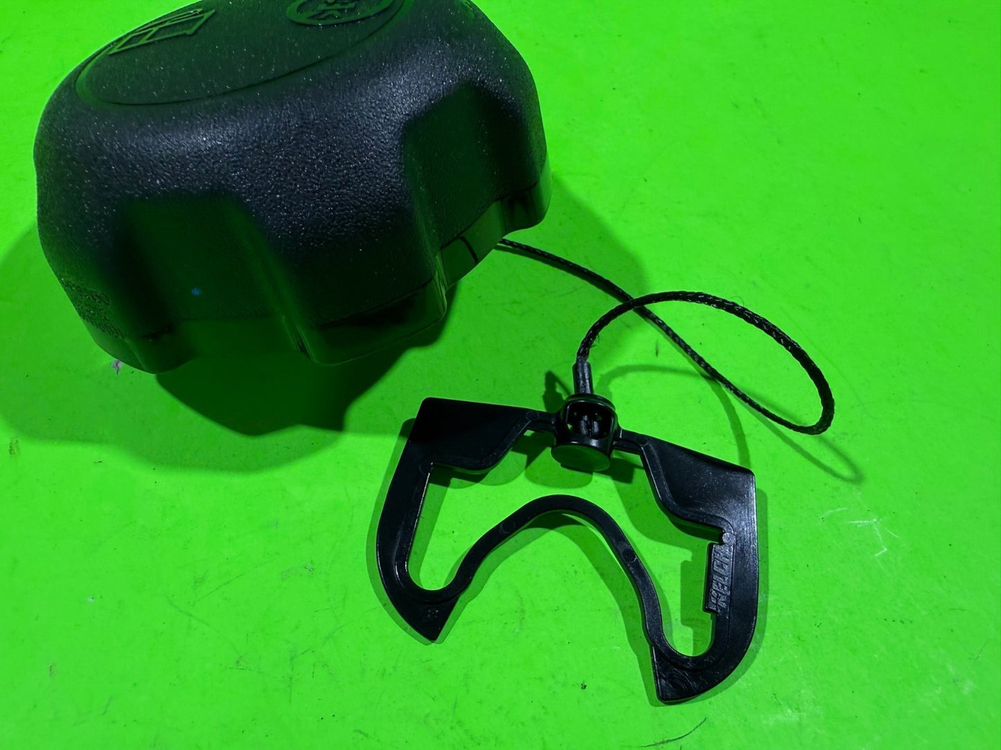 Genuine OEM Husqvarna 532438596 Cap ASM Lawn Tractor2