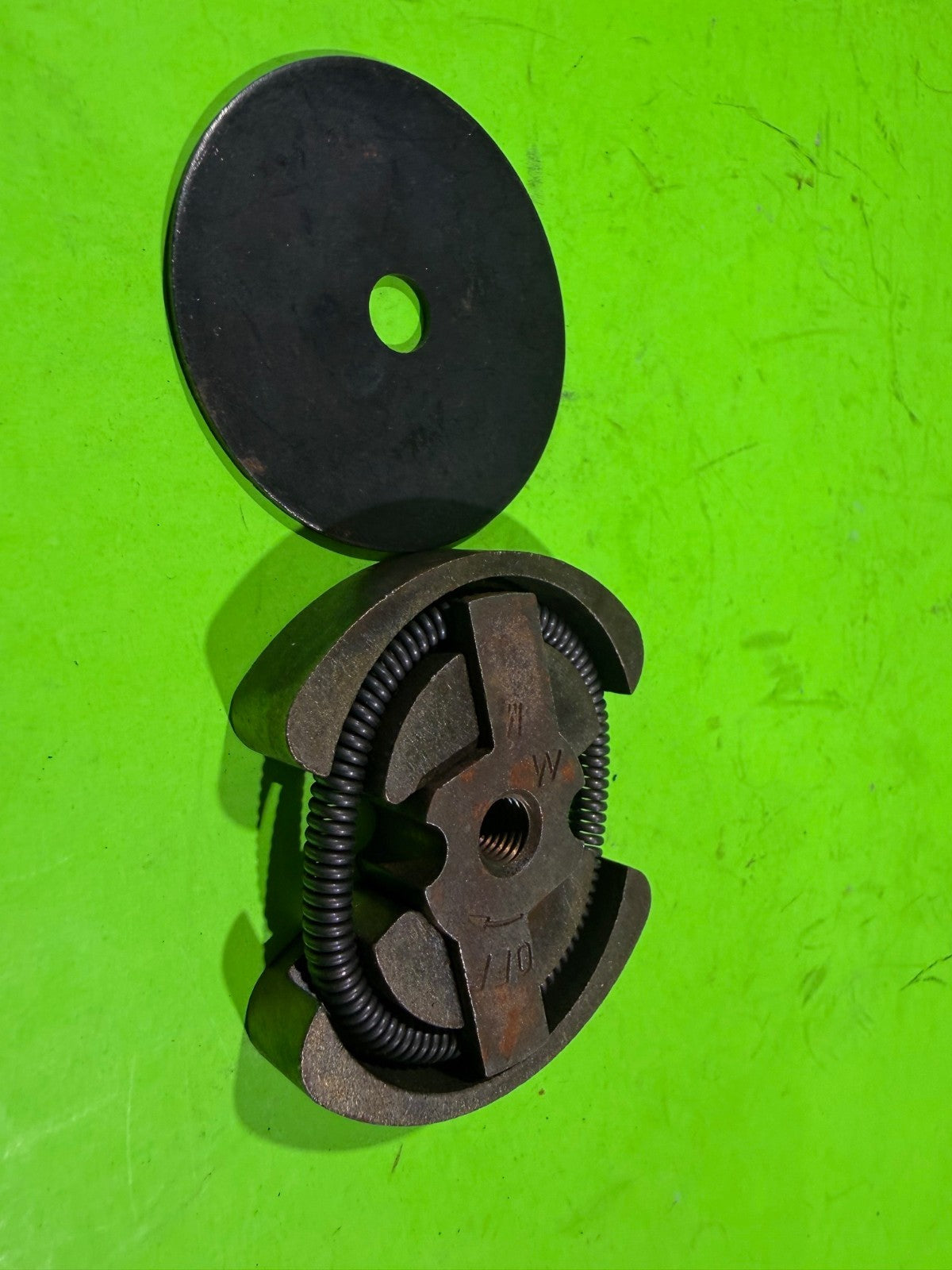 NEW Genuine OEM Husqvarna Poulan 530069193 Clutch Assembly 2100 2400 23 +3