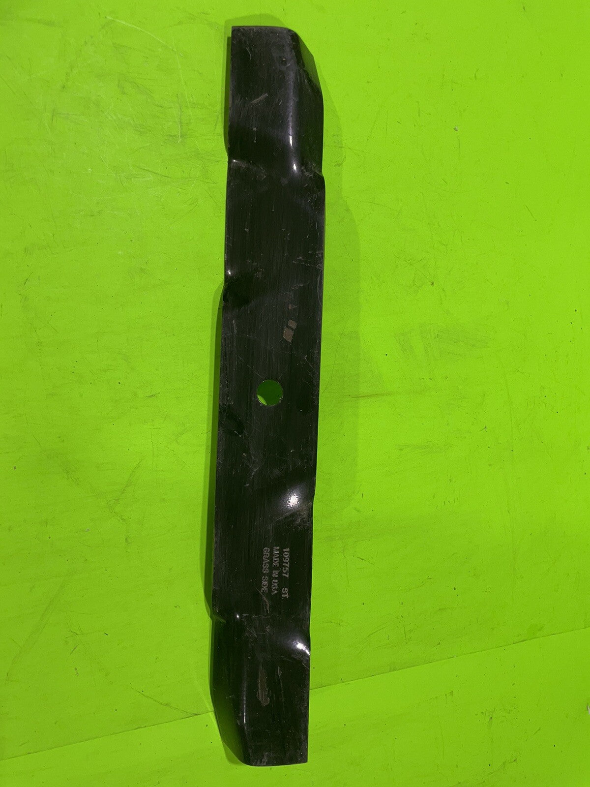 Genuine OEM Husqvarna 539109757 Mulching Blade for 52 In Cut5