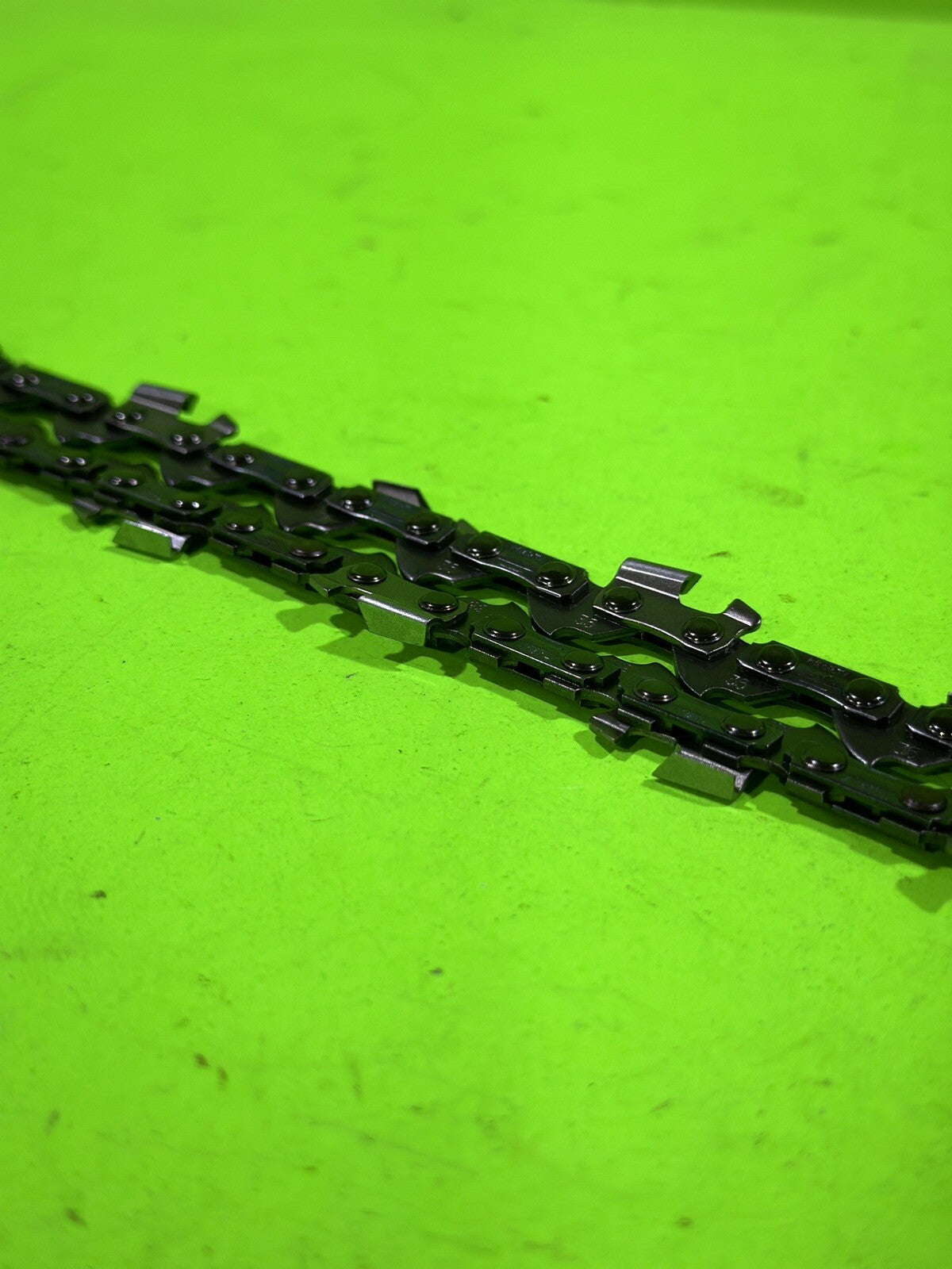 NEW OEM Husqvarna H35 501847062 95VP Chainsaw Chain 18''/ 62DL / 3/8" / .0502
